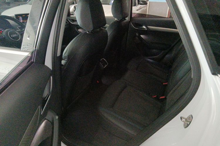 奥迪Q3 2016款 40 TFSI quattro 全时四驱运动型中控内饰21