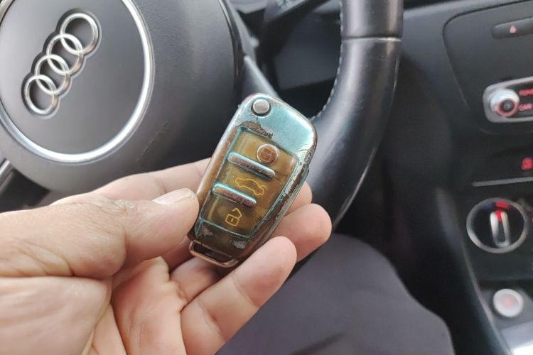 奥迪Q3 2016款 35 TFSI quattro 全时四驱风尚型中控内饰7001