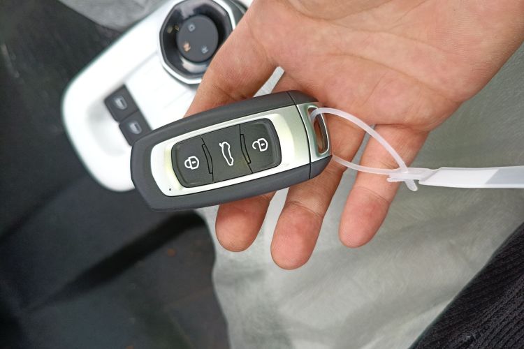 吉利银河 2025款 210km 熊猫骑士中控内饰11