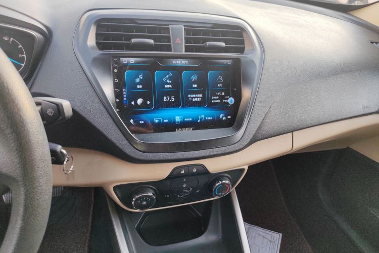 福特 福睿斯 2017款 改款 1.5L 手动舒适型中控内饰16