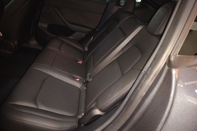 特斯拉 Model Y 2021款 长续航全轮驱动版中控内饰21