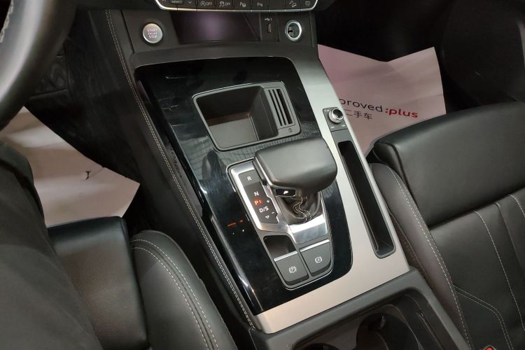 奥迪Q5L Sportback 2021款 40 TFSI 时尚型中控内饰18