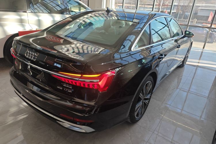 奥迪A6L 2025款 45 TFSI 臻选动感型车身外观7