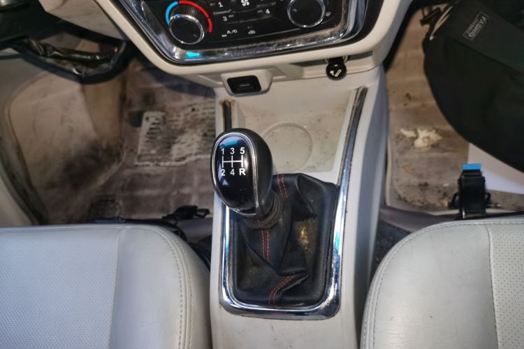 金杯 新海狮X30L 2019款 1.5L财富版国VI SWC15M中控内饰18