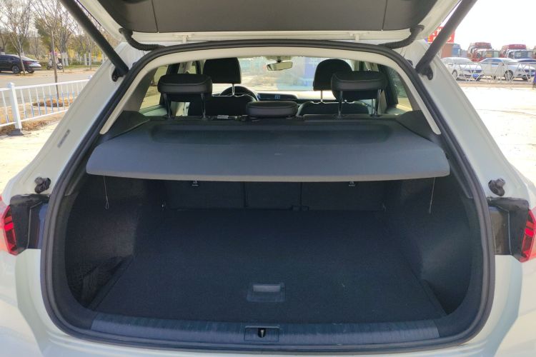 奥迪Q3 2021款 35 TFSI 时尚动感型机舱底盘23