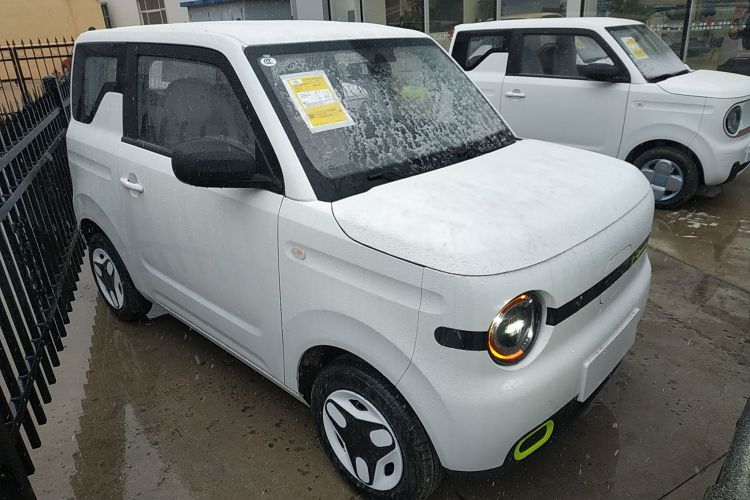 吉利银河 熊猫 2025款 210km 元气熊车身外观3