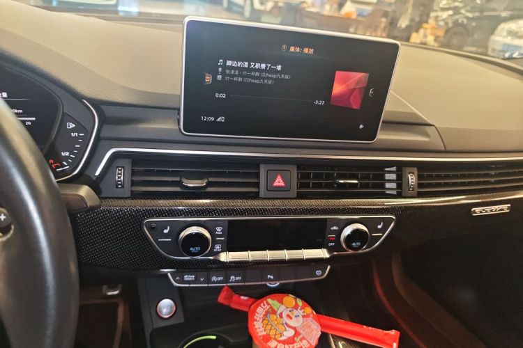 奥迪S4 2018款 S4 3.0TFSI中控内饰16