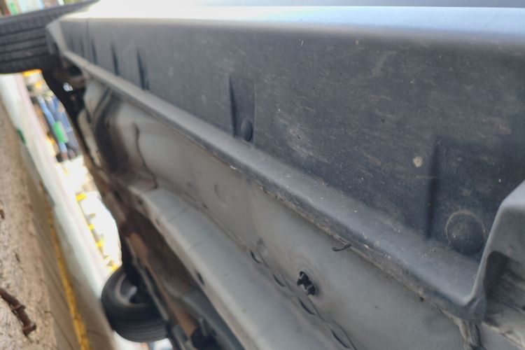 Jeep 指南者(进口) 2014款 改款 2.4L 四驱舒适版局部细节9001