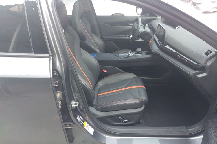 长安UNI-V 2024款 1.5T 尊贵型局部细节41