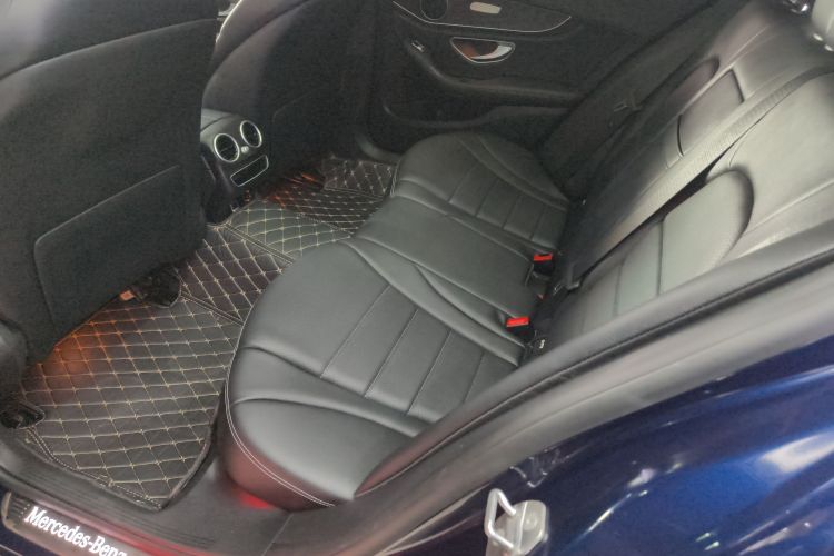 奔驰C级 2020款 C 260 L 运动版中控内饰7004