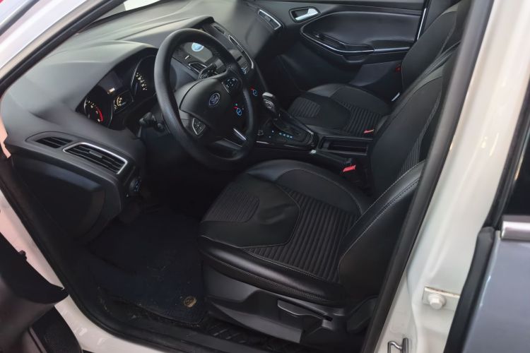 福特 福克斯 2017款 两厢 EcoBoost 180 自动精英型局部细节19