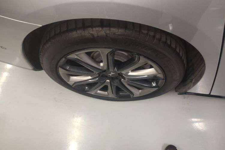 小鹏P7 2020款 670E车身外观6008