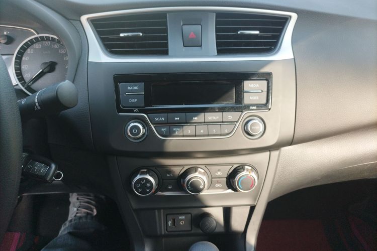 日产 轩逸 2024款 经典 1.6XE CVT舒适版局部细节16