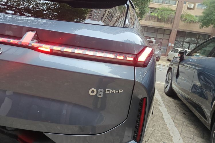 领克08 EM-P 2025款 220km 四驱性能Halo车身外观6007