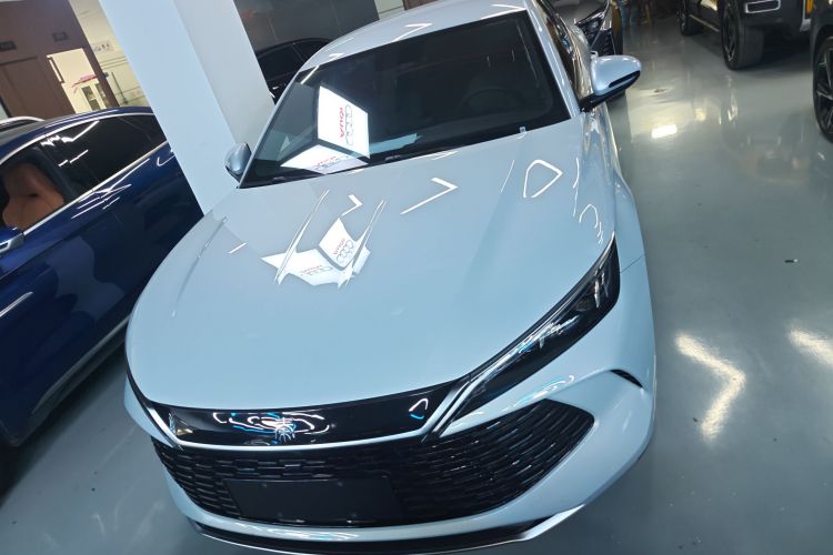 比亚迪 秦L 2024款 DM-i 80KM领先型车身外观2