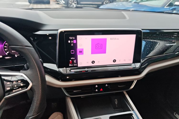 大众 途昂 2023款 530 V6 四驱尊崇旗舰版中控内饰16