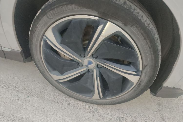 腾势N7 2023款 长续航性能版车身外观10