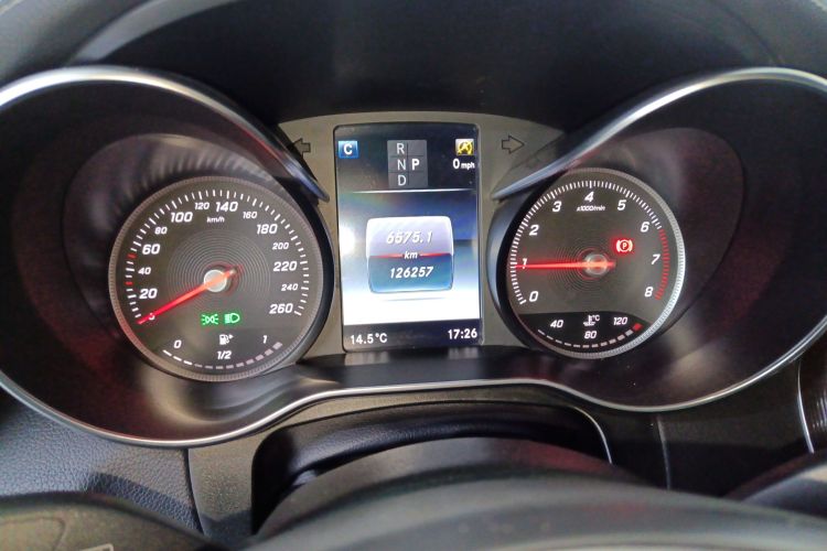 奔驰GLC 2017款 GLC 300 4MATIC 动感型中控内饰14