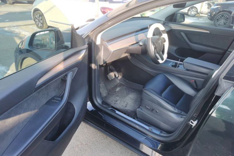 特斯拉 Model Y 2021款 标准续航后驱版中控内饰20