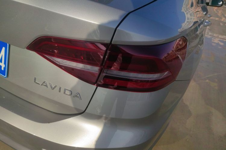 大众 朗逸 2021款 1.5L 自动风尚版车身外观9