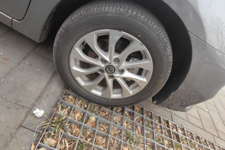 日产 轩逸 2024款 经典 1.6XE CVT舒适版车身外观10