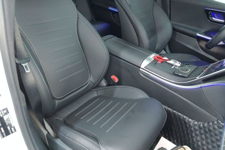 奔驰C级 2023款 改款 C 260 L 运动版局部细节41