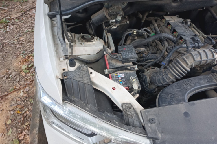 五菱汽车 五菱宏光 2019款 1.5L S基本型国VI LAR机舱底盘25