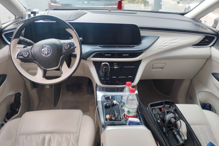 别克GL8 2021款 Avenir艾维亚 七座亲礼版中控内饰12