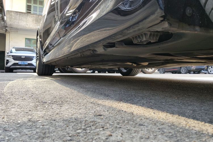 宝马5系 2019款 530Li 领先型 M运动套装局部细节9002