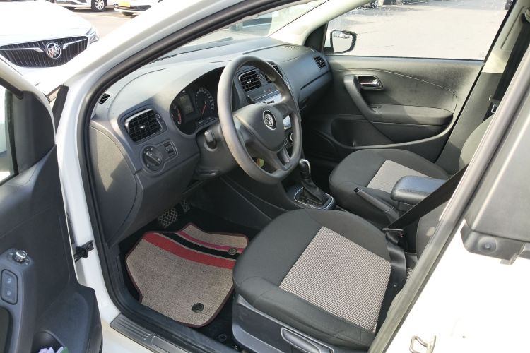 大众 Polo 2016款 1.4L 自动风尚型中控内饰7003