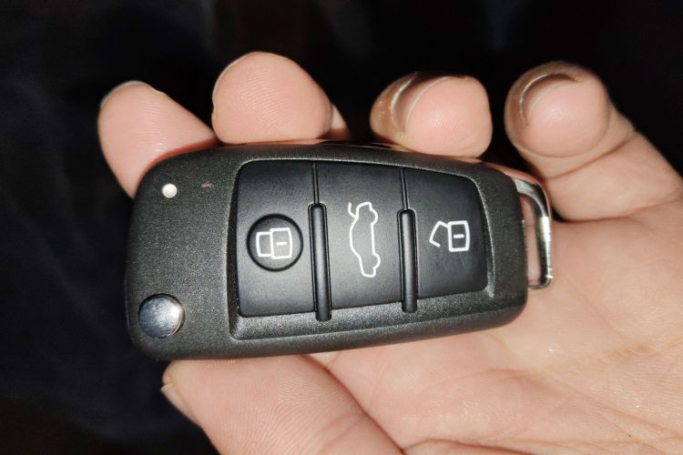 奥迪Q2L 2025款 35TFSI 时尚动感型中控内饰11