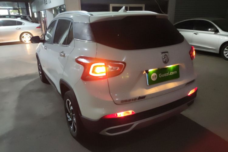 宝骏510 2017款 1.5L 自动豪华型车身外观4