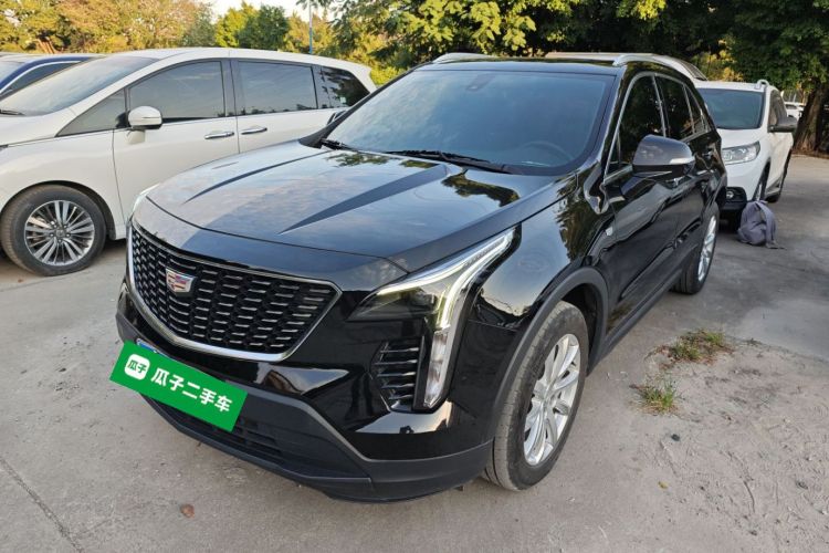 凯迪拉克XT4 2022款 28T 两驱风尚型车身外观1