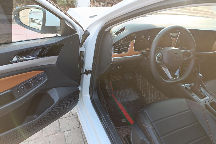 大众 宝来 2023款 200TSI DSG悦行版中控内饰7003