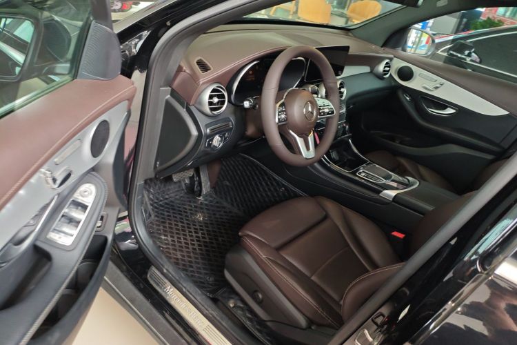 奔驰GLC 2022款 改款 GLC 260 L 4MATIC 动感型中控内饰7003