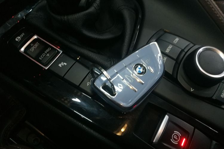 宝马X1 2019款 sDrive18Li 尊享型中控内饰11