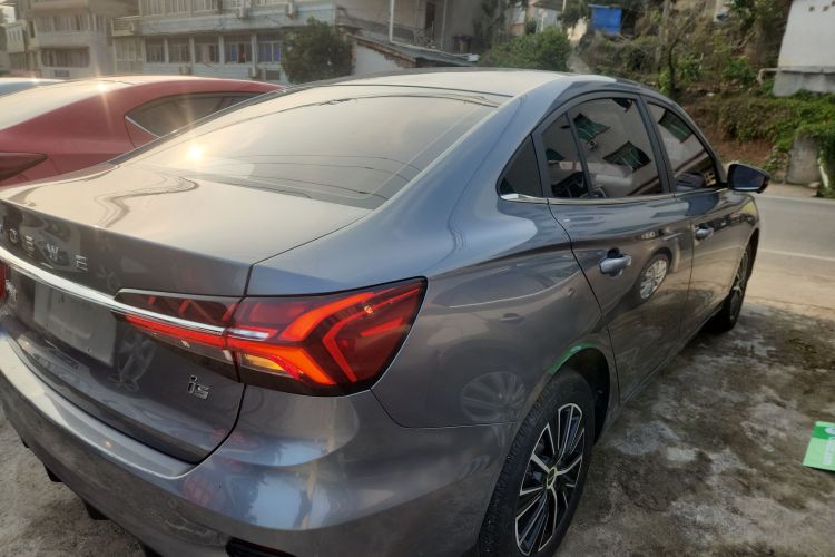 荣威i5 2021款 1.5L CVT钻石版车身外观7