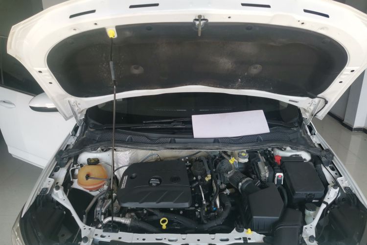 别克 威朗 2020款 20T CVT领先型机舱底盘24