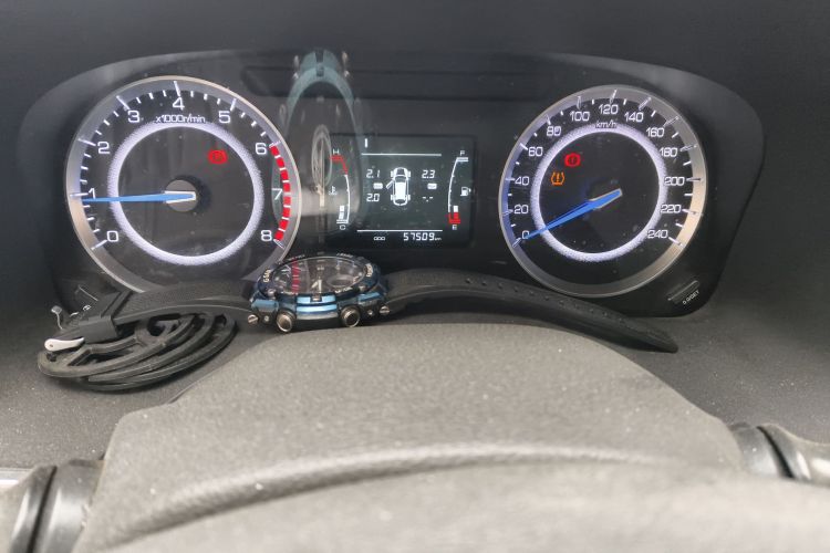 中国重汽VGV VGV U70 2020款 1.5T 手动精英天窗版 5座中控内饰15