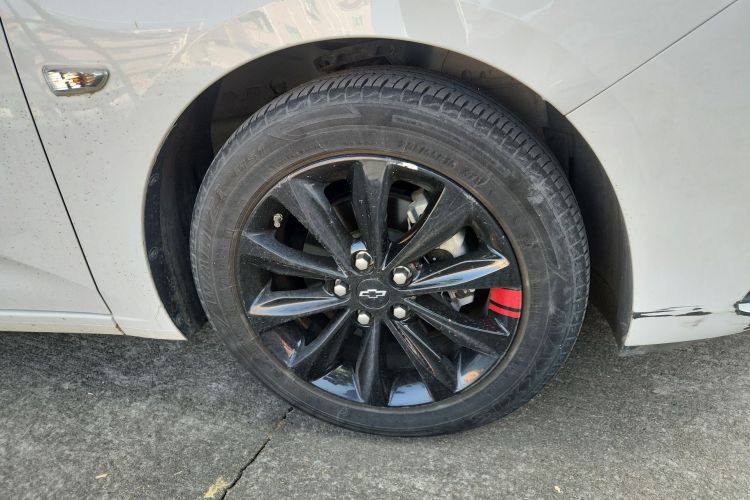 雪佛兰 科鲁泽 2020款 轻混 Redline 320T 双离合欢快版车身外观10