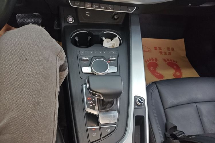 奥迪A4L 2019款 40 TFSI 时尚型 国VI局部细节18