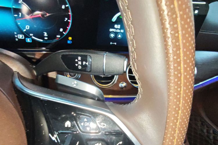 奔驰E级 2023款 E 260 L局部细节18