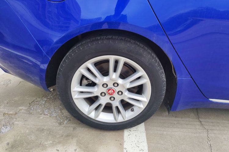 捷豹XEL 2018款 2.0T 200PS 豪华版车身外观56