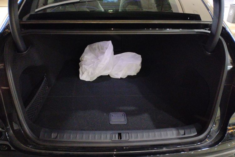 岚图汽车 岚图追光 2024款 PHEV 四驱超长续航行政版机舱底盘23