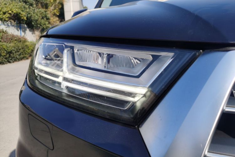 奥迪Q7 2018款 45 TFSI 技术型车身外观8