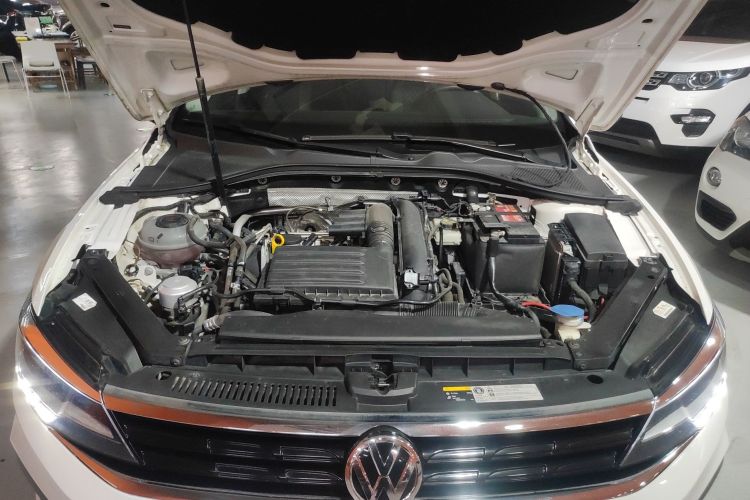 大众 凌渡 2021款 230TSI DSG风尚版机舱底盘24