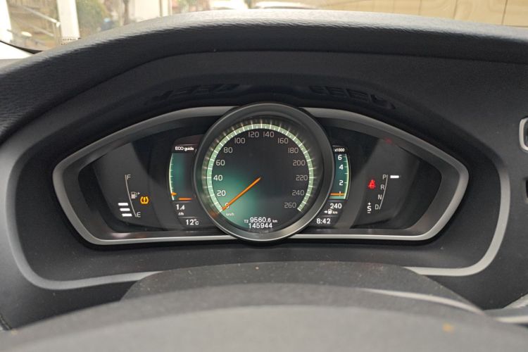 沃尔沃V40 2017款 T3 智雅版中控内饰14