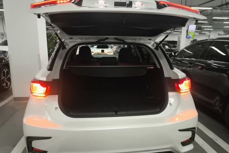 雷克萨斯CT 2017款 CT200h 精英版 单色 国V机舱底盘23