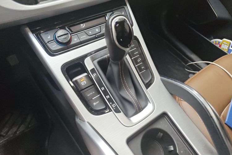 吉利汽车 博越 2016款 1.8TD 自动智尊型中控内饰18