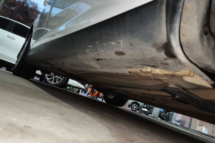 福特 福克斯 2017款 三厢 1.6L 手动舒适型智行版局部细节9001